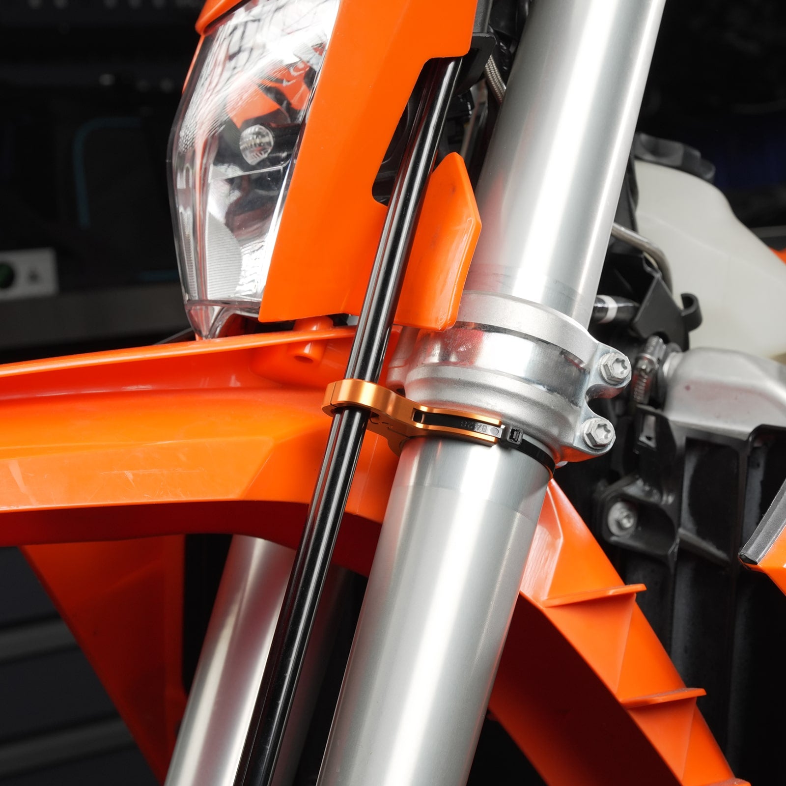 Front Brake Hose Line Guide Clamp Holder For KTM 125–500 XC SX EXC XCW 2004-2026