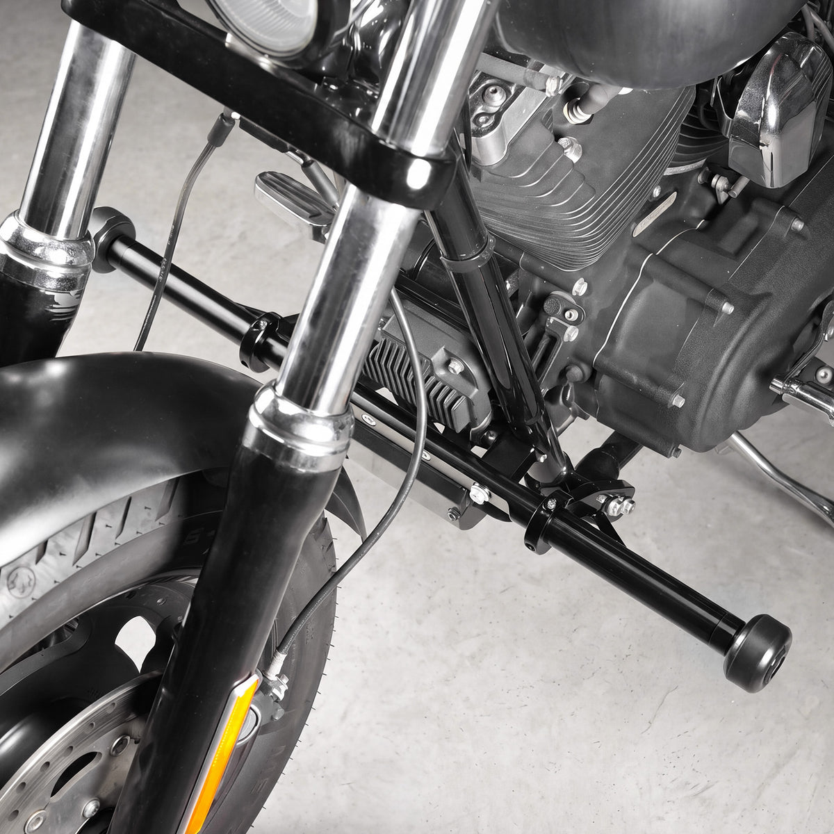 Front Crash Bar Engine Guard For Harley Dyna Low Rider Street Fat Bob Super Wide Glide