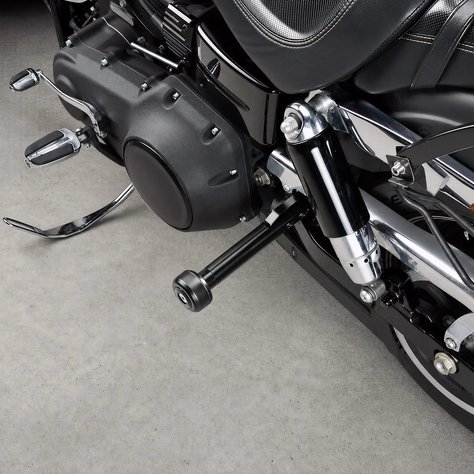 Rear Crash Bar Frame Engine Guard For Harley Dyna Low Rider Street Bob Wide Glide 06-17