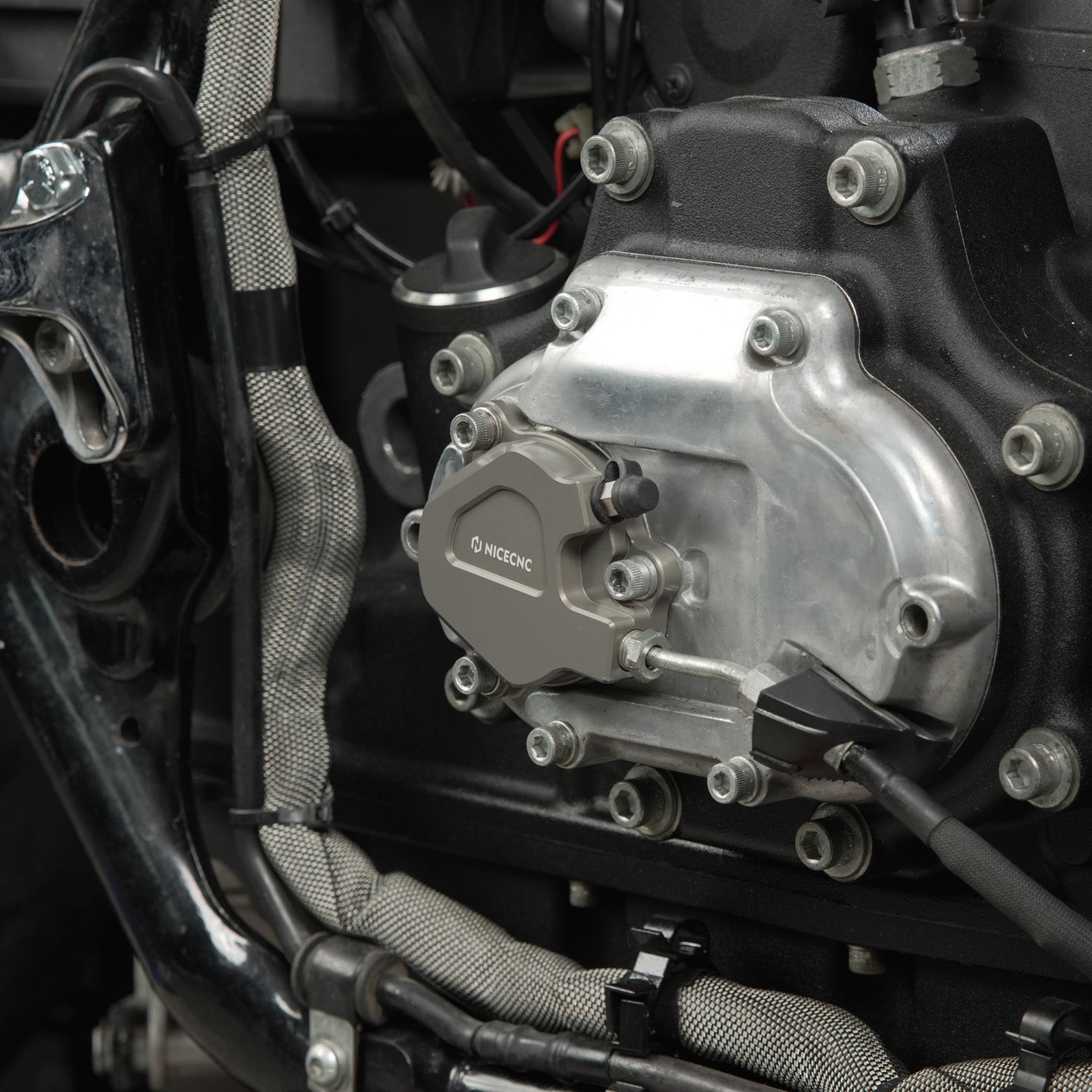 Clutch Slave Cylinder & Oil Hose Assembly For Harley Road King Electra Street Glide 17–20