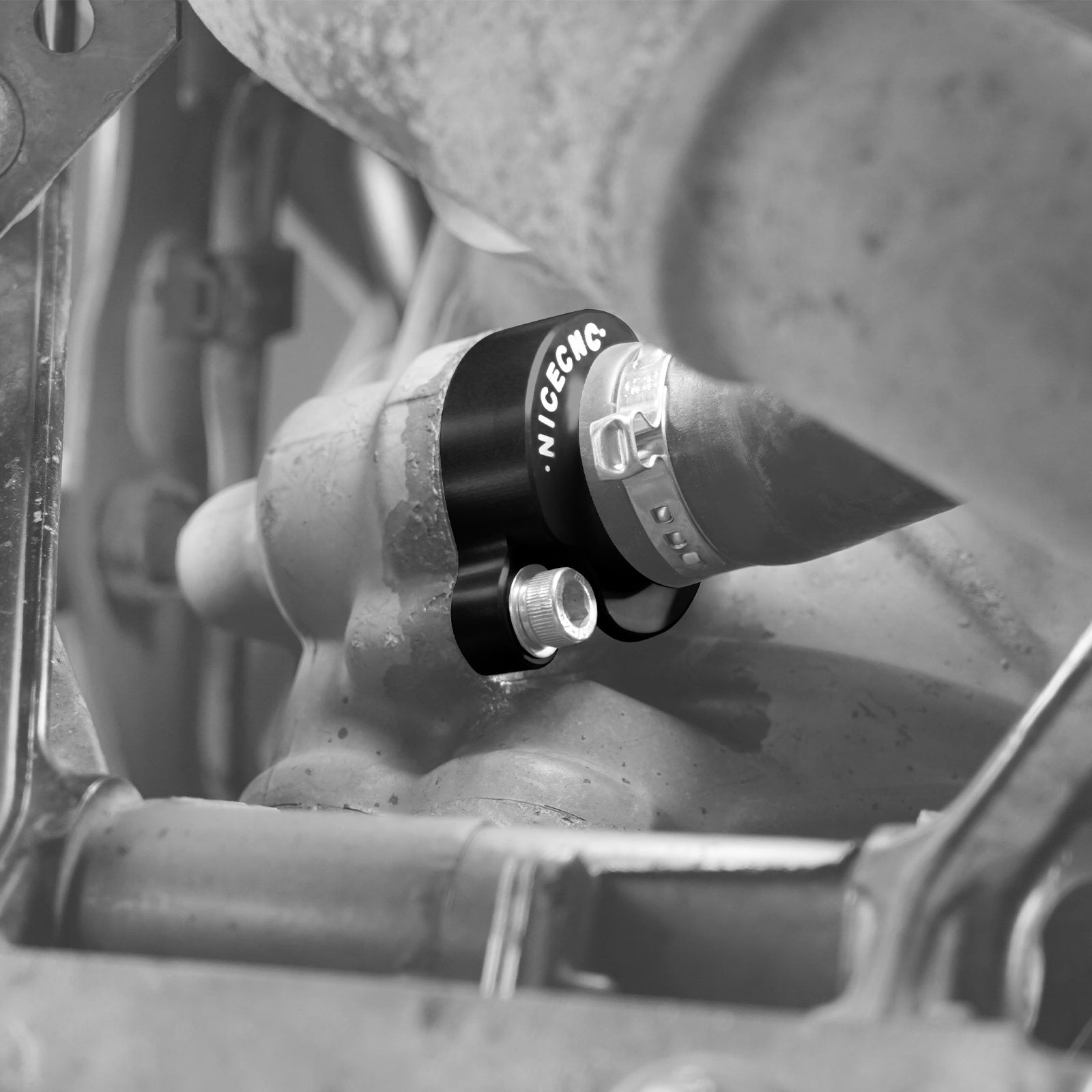 Radiator Thermostat Housing Cover For Husqvarna 701 Enduro Supermoto SM Vitpilen