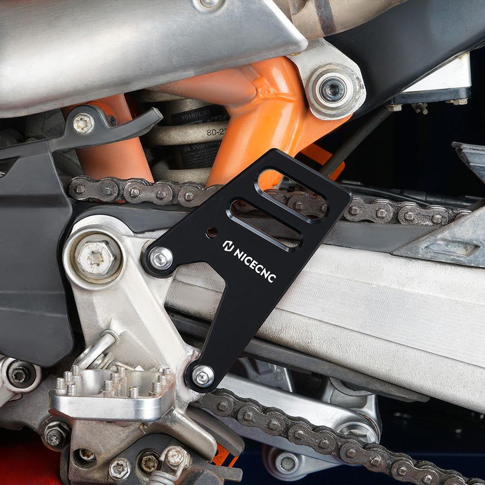 Placa de extensão de bagageiro NICECNC Guarda de placas de calcanhar compatível com KTM 690 ENDURO 2008-2022 2021 2020, HUSQVARNA 701 ENDURO 2016-2022 2021 2020, pontos de amarração perfeitos para malas sem rack