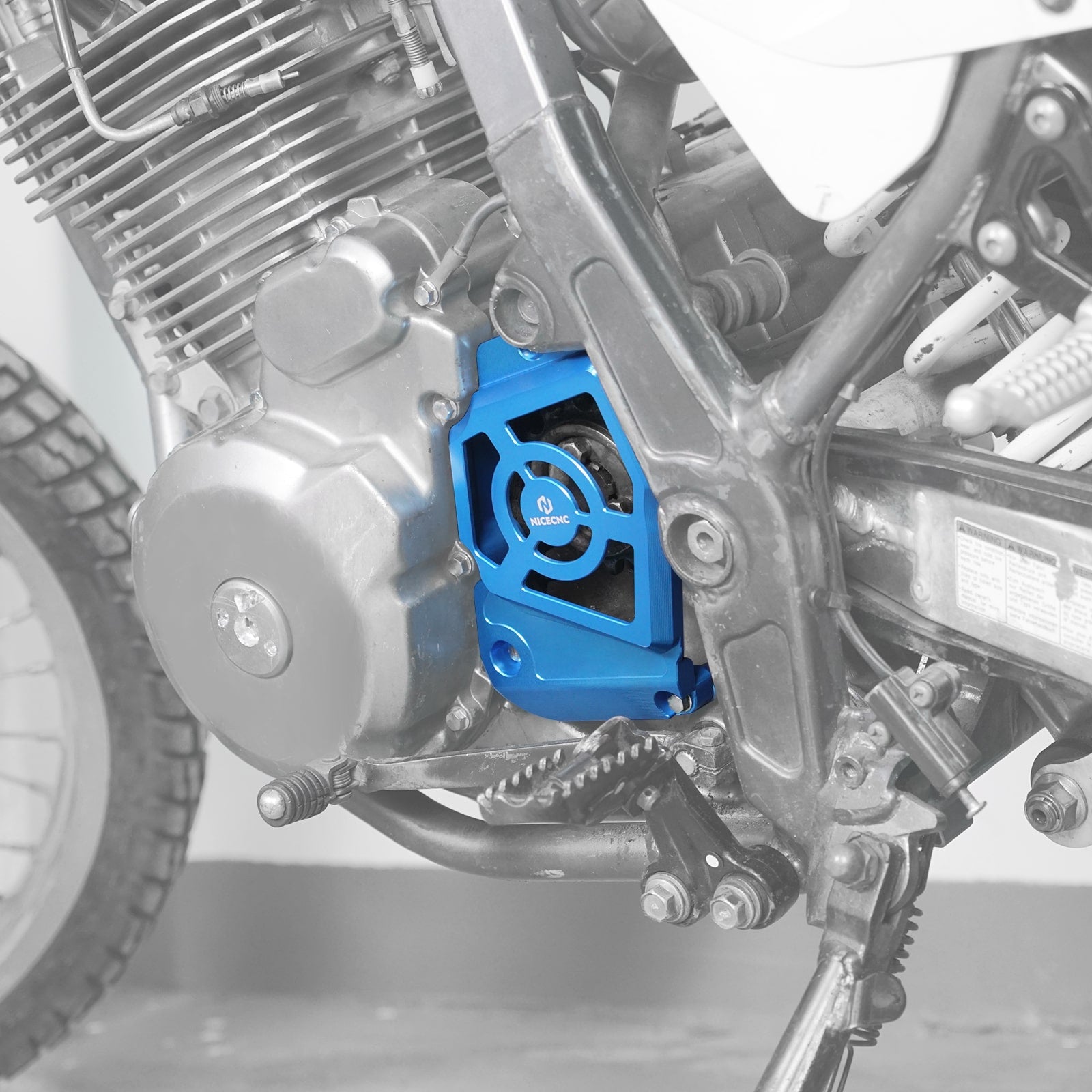 Engine Sprocket Cover Chain Guard Case Saver For Suzuki DR650S / SE