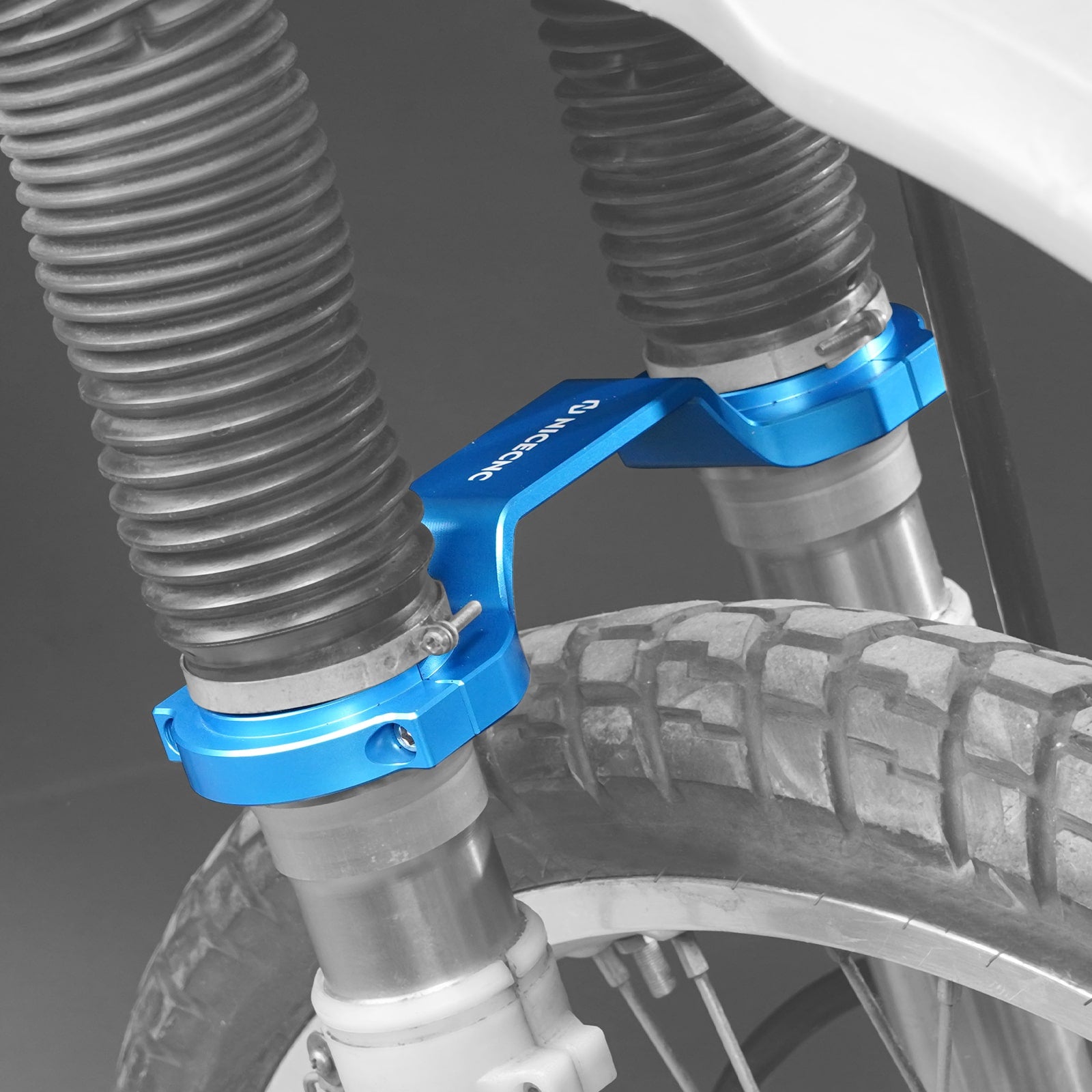 Front Fork Stabilizer Brace Clamp Bracket For Suzuki DR650S / SE 1996-2024