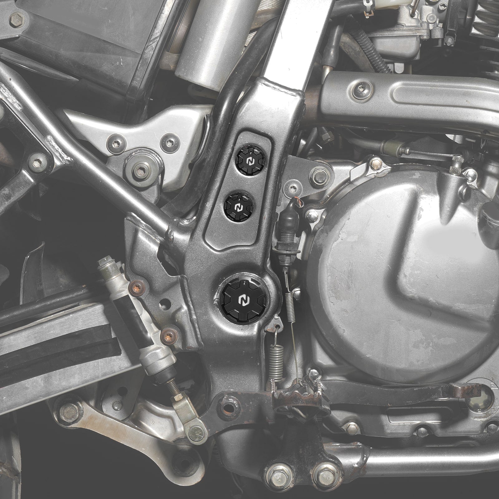 Swingarm Pivot Shaft Hole Block Caps Plugs For Suzuki DR650 S / SE 1996-2024