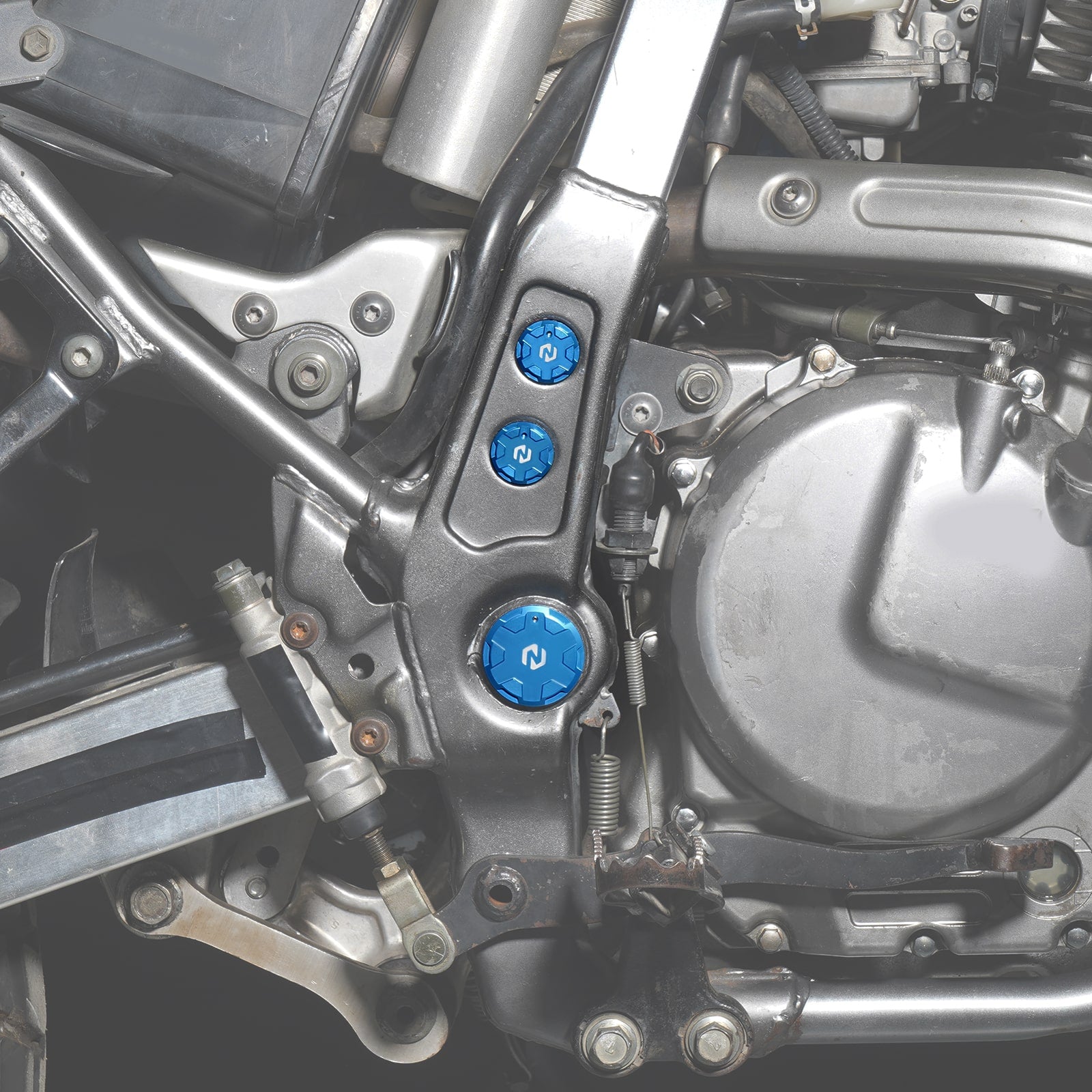 Swingarm Pivot Shaft Hole Block Caps Plugs For Suzuki DR650 S / SE 1996-2024