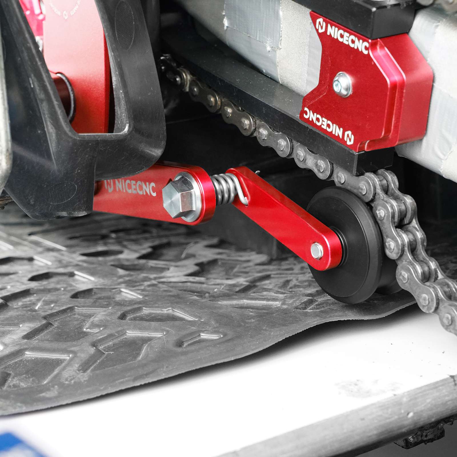 NICECNC Heavy Duty Kettenrollenspanner mit Feder Kompatibel mit Yamaha RAPTOR 700 2013-2021 2020 2019 2018 2017 2016, RAPTOR 700R 2013-2021 2020 2019 2018 2017 2016