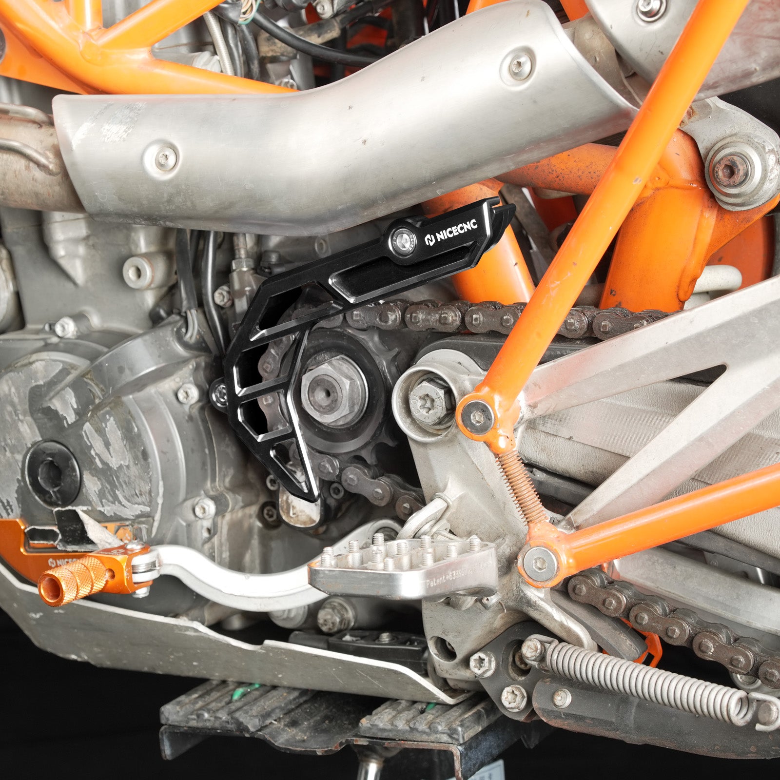 Front Chain Guard Case Saver Sprocket Cover For Gas Gas 700 SM / ES 2022-2025