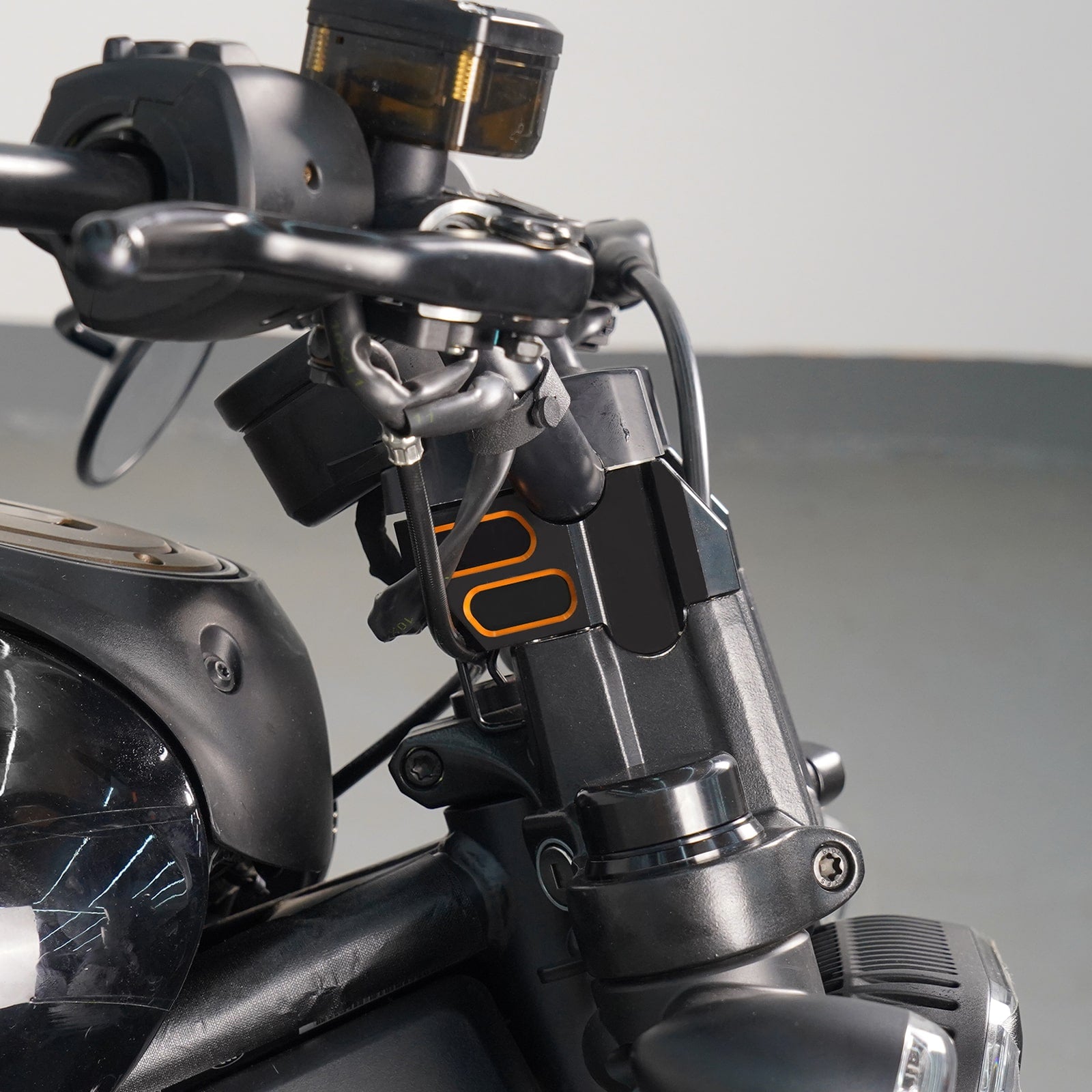 Handlebar Kickback Risers & Phone Holder Bracket Mount Kit For Harley Sportster S 1250