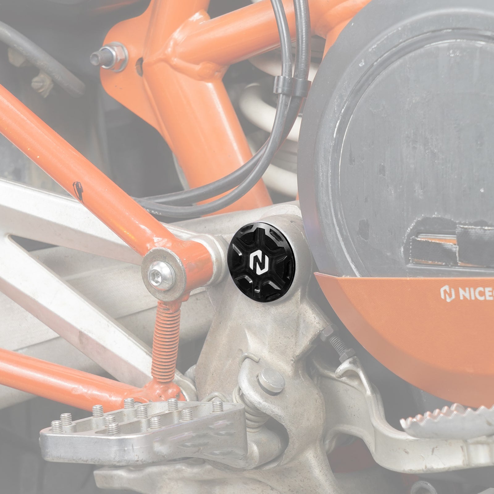 Swingarm Pivot Hole Plugs Covers For Gas Gas ES / SM 700 2022–2025